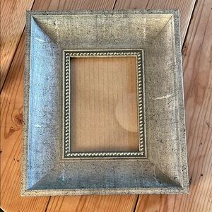 Elegant Silver Photo Frame